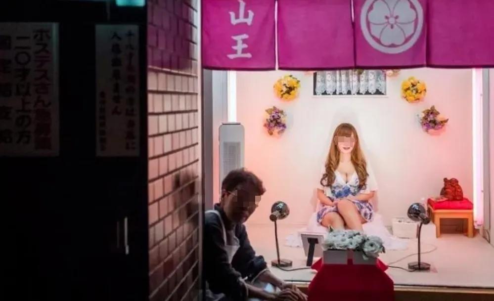 抖音团播市场规模_年轻人团播热潮_tiktok日本直播